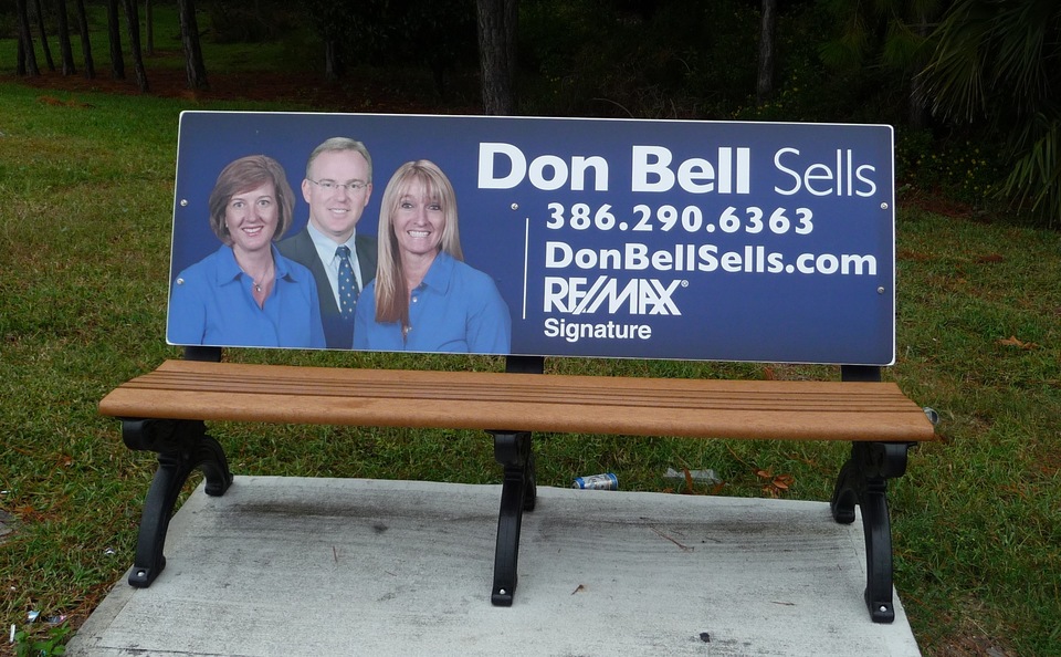 Photos on Bench Ads: Do or Don’t?